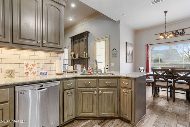 501 Asbury Lane Drive, Brandon, MS 39042