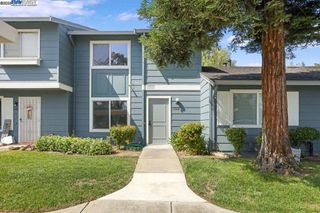 1048 Spring Valley Cmn, Livermore, CA 94551