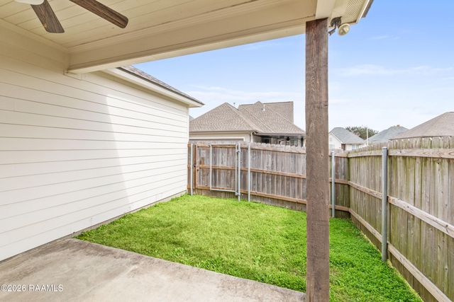 102 Long Cay Drive, Youngsville, LA 70592