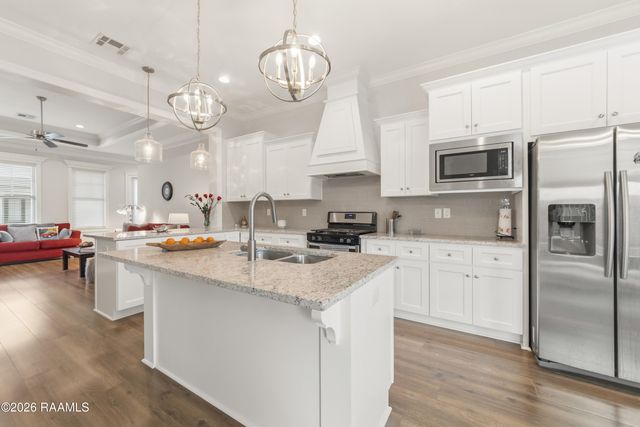 102 Long Cay Drive, Youngsville, LA 70592