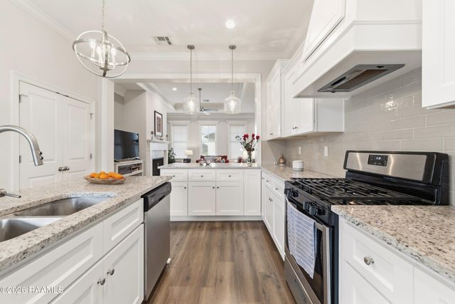 102 Long Cay Drive, Youngsville, LA 70592