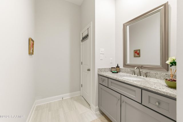 102 Long Cay Drive, Youngsville, LA 70592