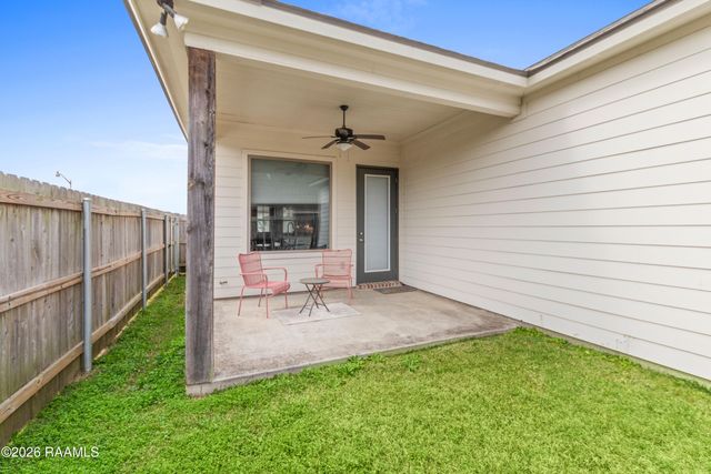 102 Long Cay Drive, Youngsville, LA 70592