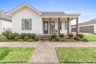 102 Long Cay Drive, Youngsville, LA 70592