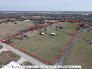 2105 S Hall Street, Webb City, MO 64870