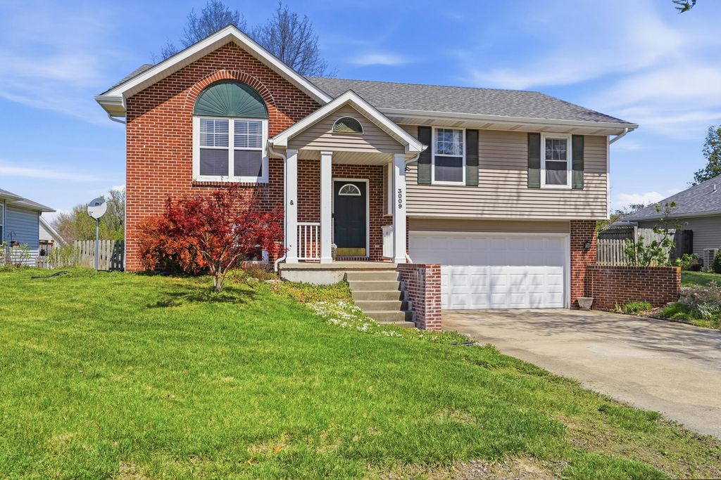 3009 DAHLIA DR, Columbia, MO 65202