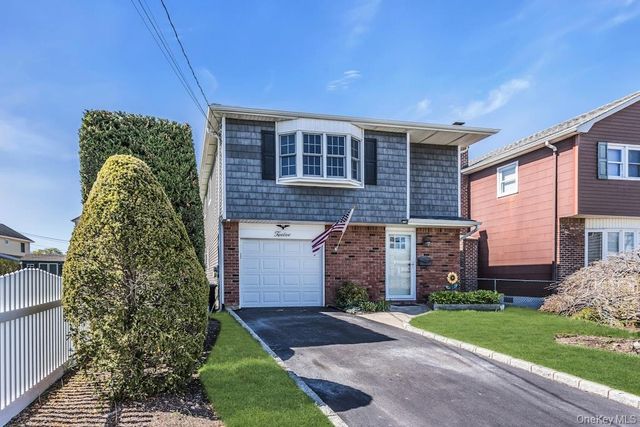 12 Spring Street, Lindenhurst, NY 11757