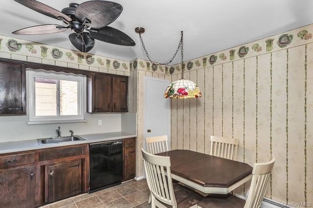 12 Spring Street, Lindenhurst, NY 11757