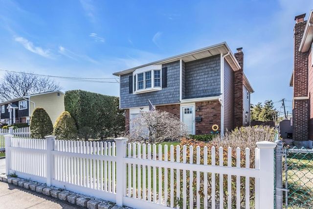 12 Spring Street, Lindenhurst, NY 11757