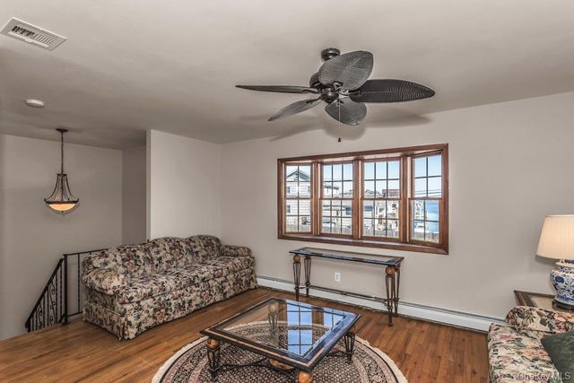 12 Spring Street, Lindenhurst, NY 11757