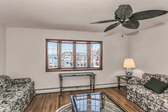 12 Spring Street, Lindenhurst, NY 11757