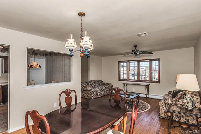 12 Spring Street, Lindenhurst, NY 11757