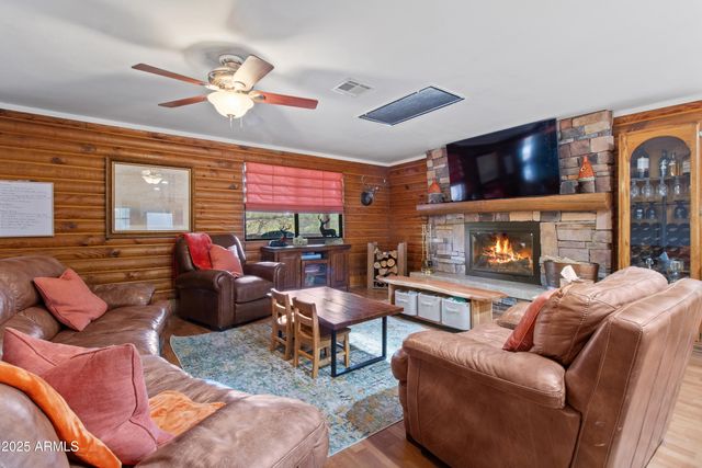 3004 Pinewood Drive, Overgaard, AZ 85933