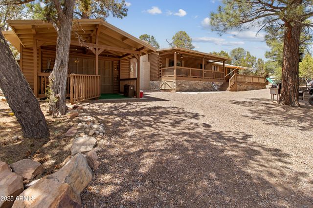 3004 Pinewood Drive, Overgaard, AZ 85933