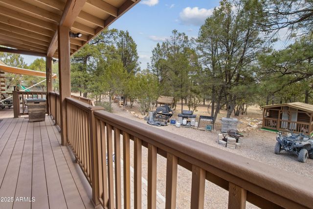 3004 Pinewood Drive, Overgaard, AZ 85933
