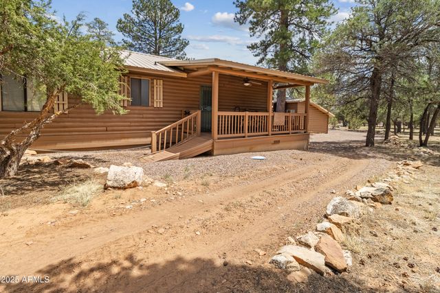 3004 Pinewood Drive, Overgaard, AZ 85933