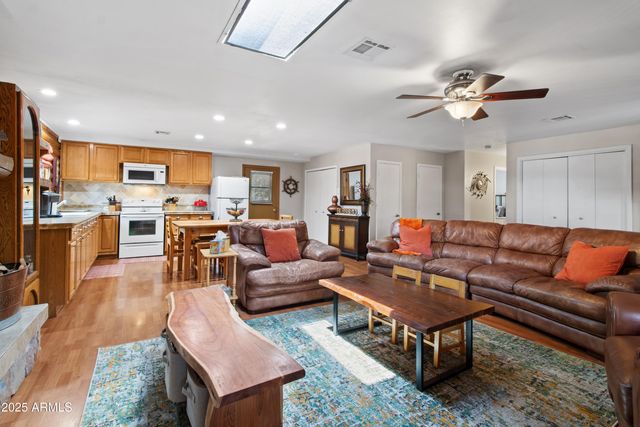 3004 Pinewood Drive, Overgaard, AZ 85933