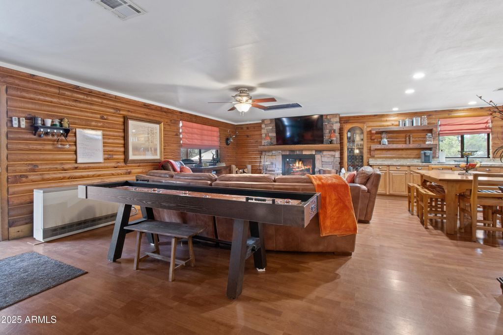 3004 Pinewood Drive, Overgaard, AZ 85933