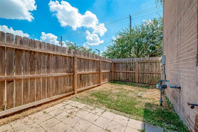 206 Sydnor Street, Houston, TX 77020