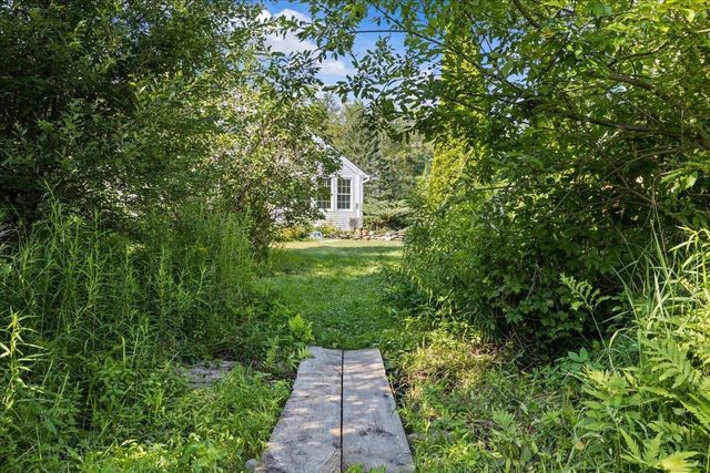 214 Old Stage Road, Essex, VT 05452