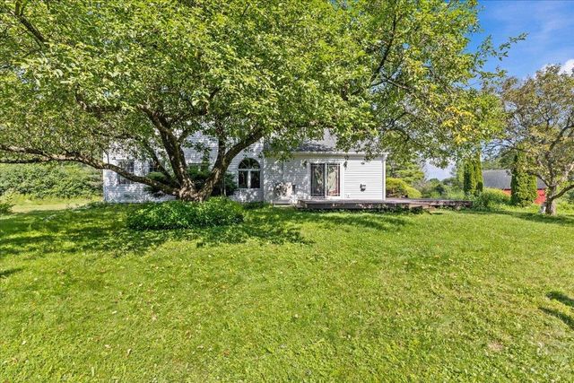 214 Old Stage Road, Essex, VT 05452