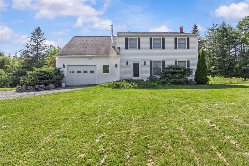 214 Old Stage Road, Essex, VT 05452
