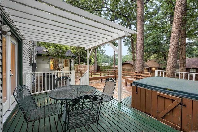 2101 Hickory Nut Court, Little Rock, AR 72211