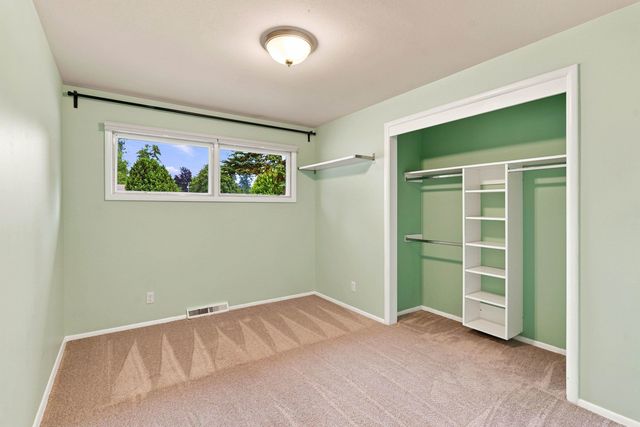 609 W Barnes Rd, Spokane, WA 99218