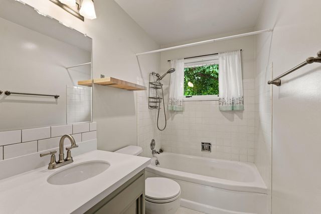 609 W Barnes Rd, Spokane, WA 99218