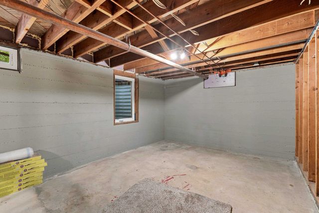 609 W Barnes Rd, Spokane, WA 99218