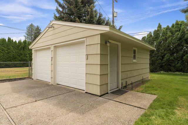 609 W Barnes Rd, Spokane, WA 99218