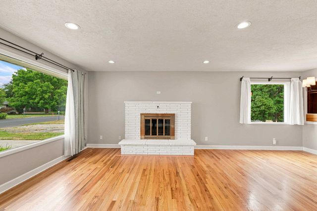 609 W Barnes Rd, Spokane, WA 99218
