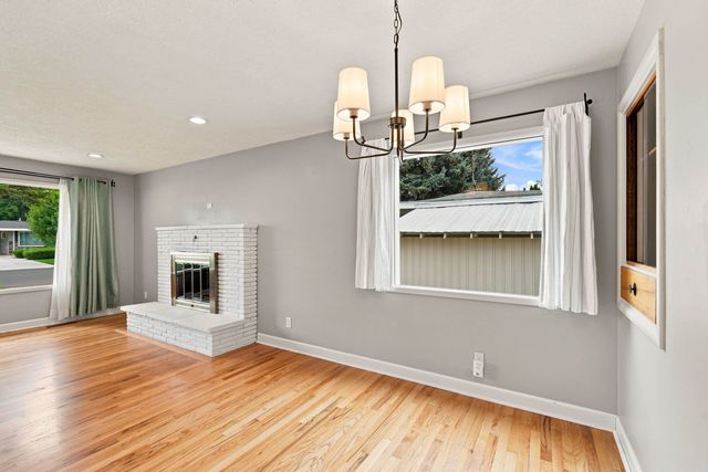 609 W Barnes Rd, Spokane, WA 99218