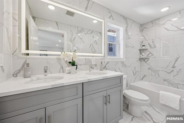 139 15th Street, East Orange, NJ 07017