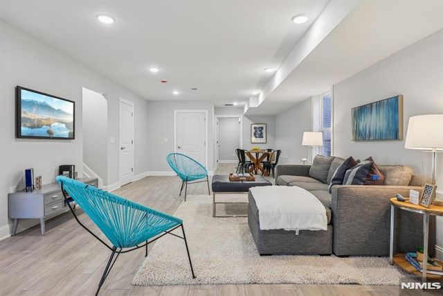 139 15th Street, East Orange, NJ 07017