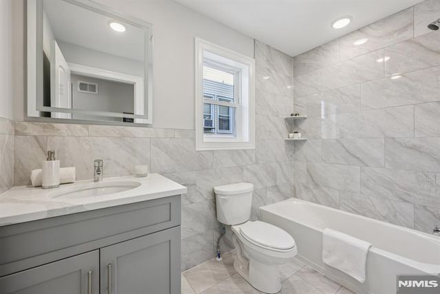 139 15th Street, East Orange, NJ 07017