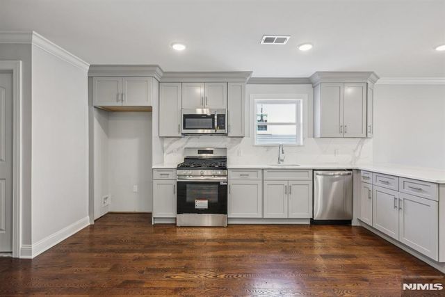 139 15th Street, East Orange, NJ 07017