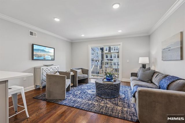 139 15th Street, East Orange, NJ 07017