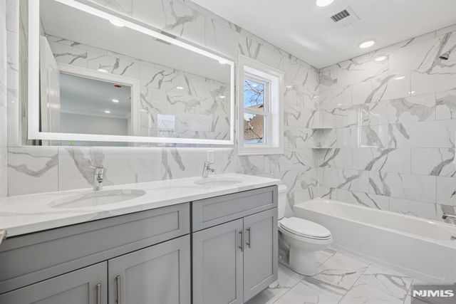 139 15th Street, East Orange, NJ 07017