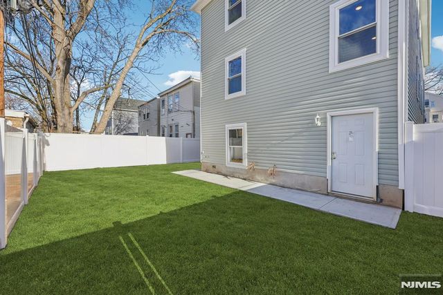 139 15th Street, East Orange, NJ 07017