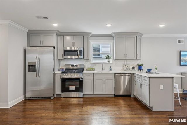 139 15th Street, East Orange, NJ 07017