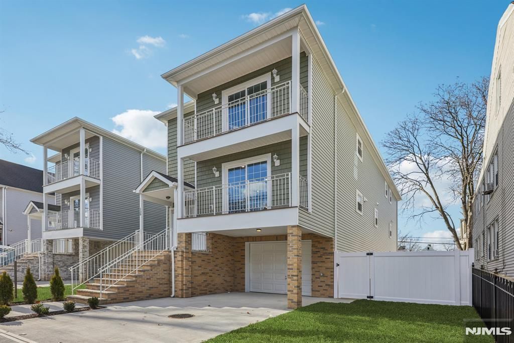 139 15th Street, East Orange, NJ 07017