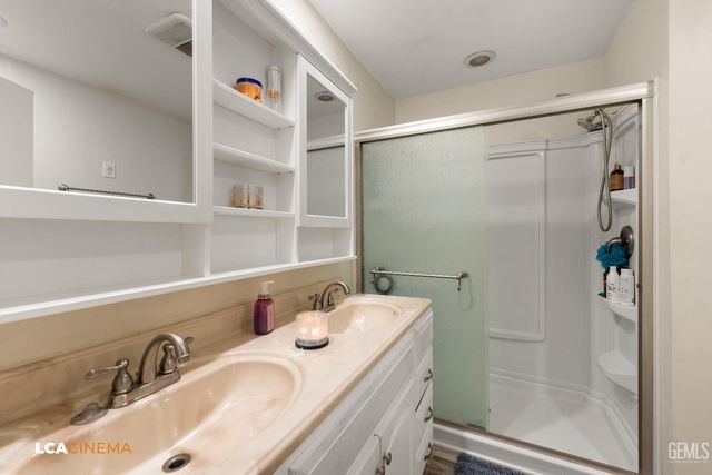 3213 Pesante Road, Bakersfield, CA 93306