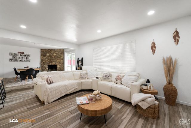 3213 Pesante Road, Bakersfield, CA 93306