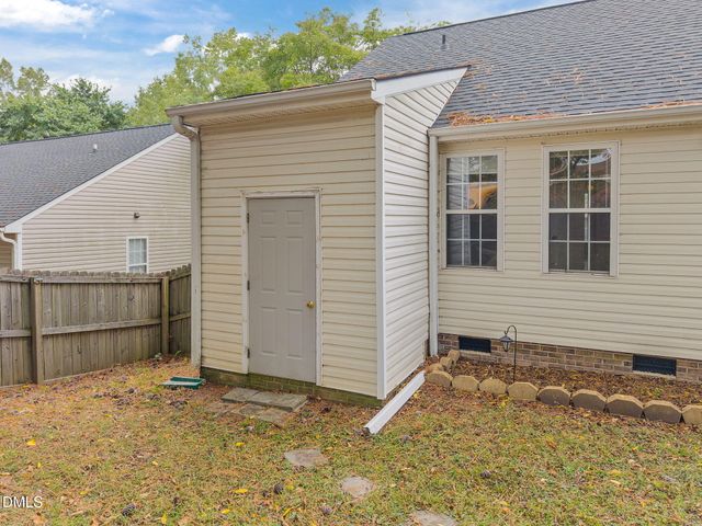 122 Alberbury Commons Court, Wake Forest, NC 27587