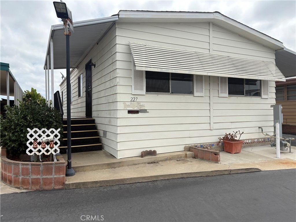 227 Bluebird Lane, Oceanside, CA 92057 — exterior