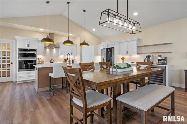 55 Firefly Court, Chatham, IL 62629