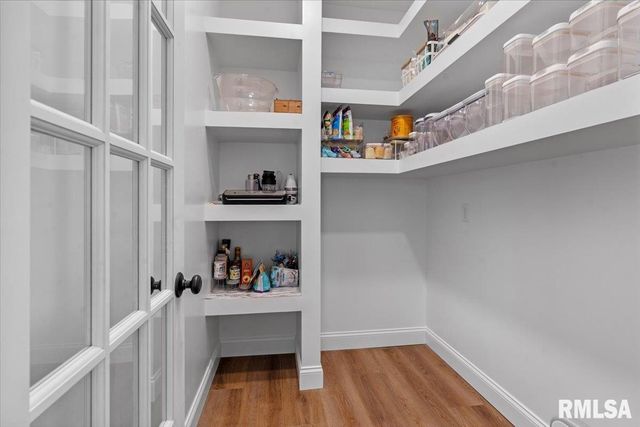 55 Firefly Court, Chatham, IL 62629