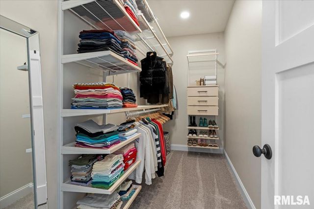 55 Firefly Court, Chatham, IL 62629