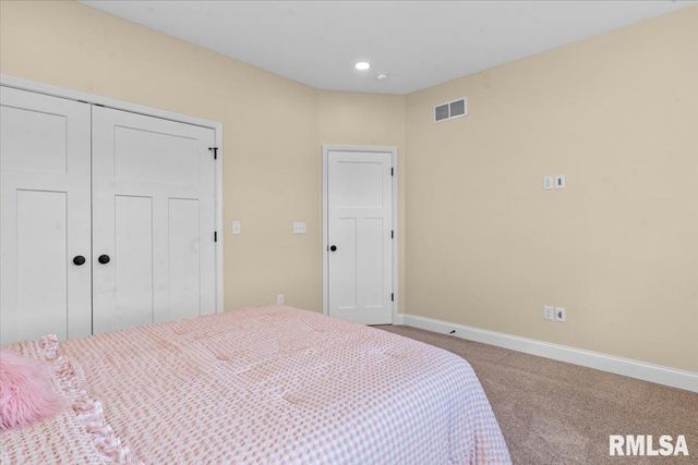 55 Firefly Court, Chatham, IL 62629